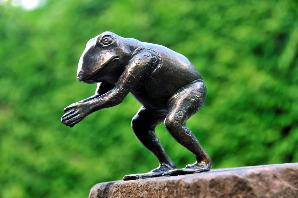 Bronzen Frosch Köpfer A001