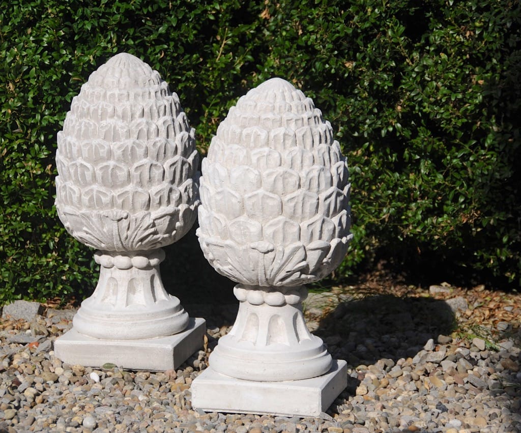 Pinienzapfen Steinguss