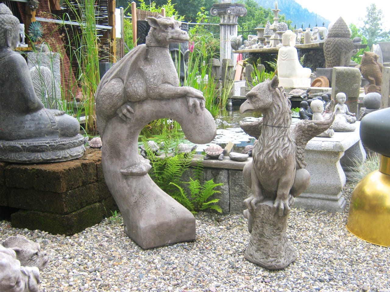 Drachen Steinguss - frostfeste Gartenfiguren