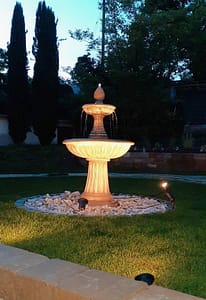 Springbrunnen Evian beleuchtet