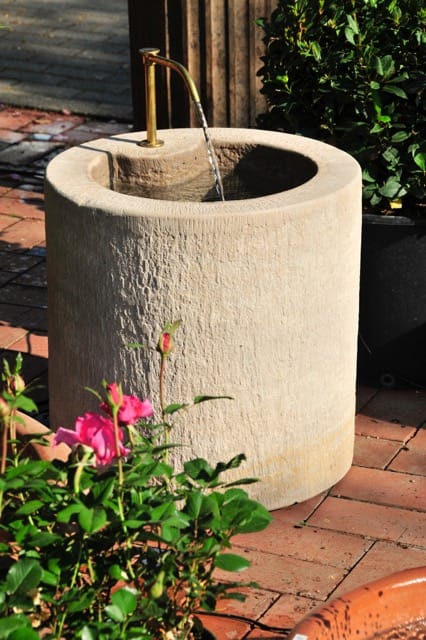 Trogbrunnen Sandstein Bellagio