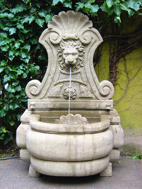 Wandbrunnen Schwetzingen Naturstein BR0018