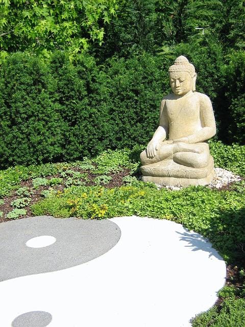 Steinbuddha Asiengarten