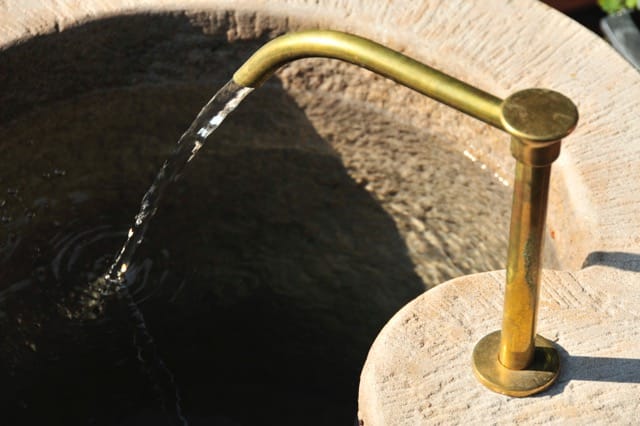 Trogbrunnen Sandstein Bellagio