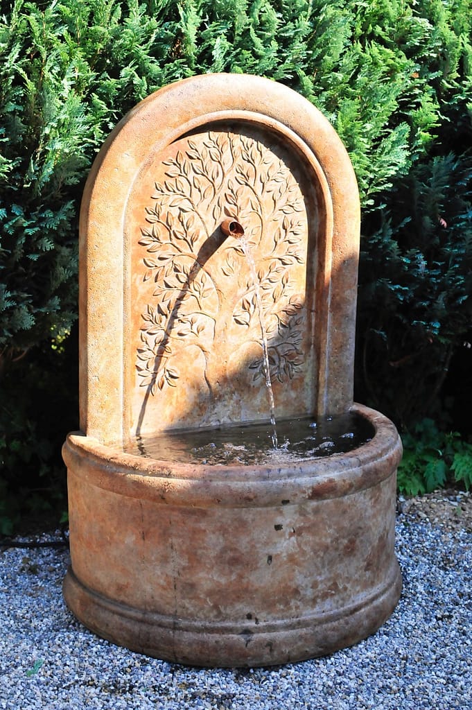 Henri Studio Brunnen Lebensbaum