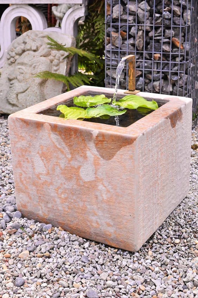 Trogbrunnen Sandstein Salagou