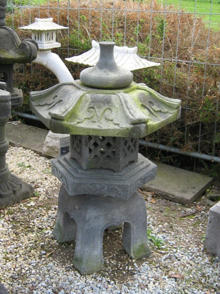 Steinobjekte aus Asien