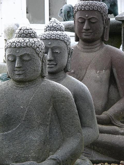 Buddhas Steinfiguren