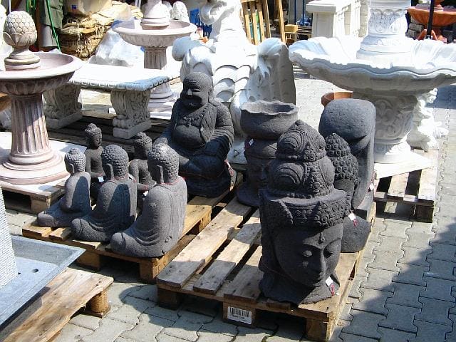Buddhas in vielen Größen