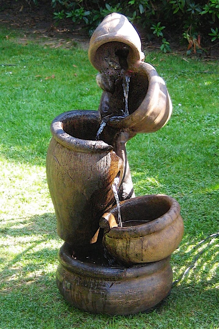 Gartenbrunnen mit Amphoren BR 4944