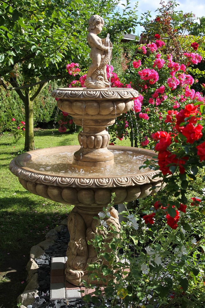 Gartenbrunnen mit barocker Putte